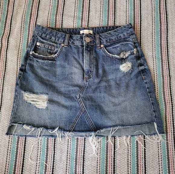 Garage Dresses & Skirts - Garage Jean Skirt Size Small